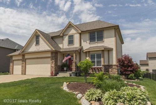 15807 Winston Ave, Des Moines, IA 50323-2250