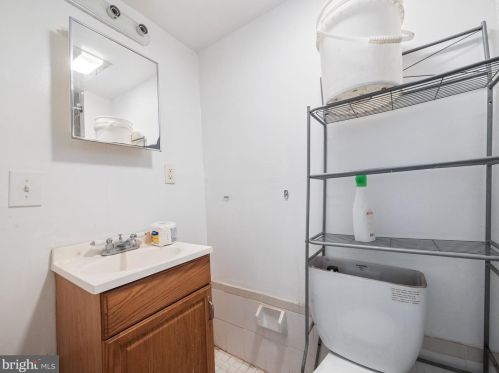 6613 Guyer Ave, Philadelphia PA 19142-2602 exterior