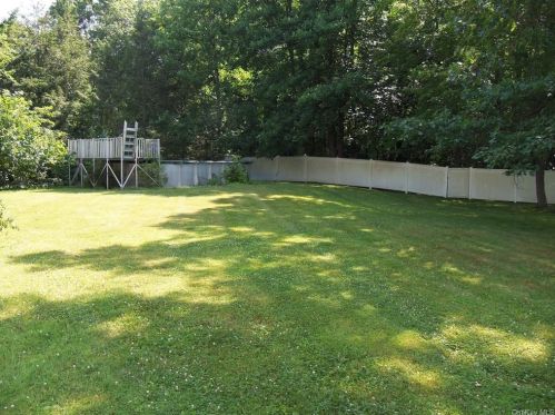 130 Dahlia Dr, Mahopac, NY 10541-3761