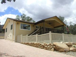 625 Sirretta St, River Kern, CA 93238