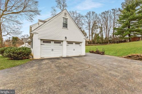 536 Woodlea Ln, Berwyn PA 19312-1458 exterior