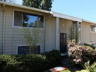 7893 151st Ave, Redmond WA  98052-4206 exterior