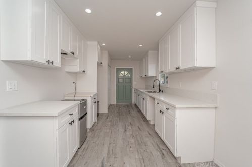 1813 Queensdale St, Compton CA 90221-1930 exterior