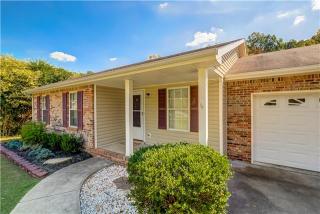 2750 Nelsons Way, Clarksville, TN 37043-3915