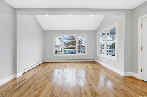 201-08 109th Ave, Jamaica, NY 11423-1410