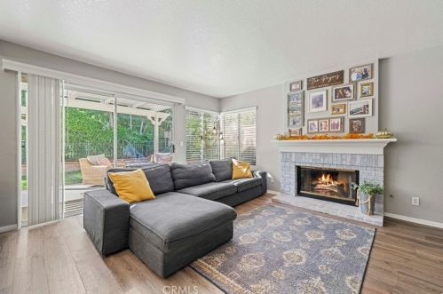 22114 Pamplico Dr, Santa Clarita CA  91350-2186 exterior