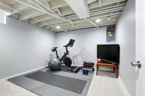 3028 77 St, Milwaukee WI 53222-5018 exterior