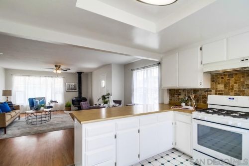 2070 Cable St, San Diego CA 92107-3313 exterior