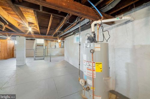 430 Manor Rd, Beverly NJ  08010-1028 exterior