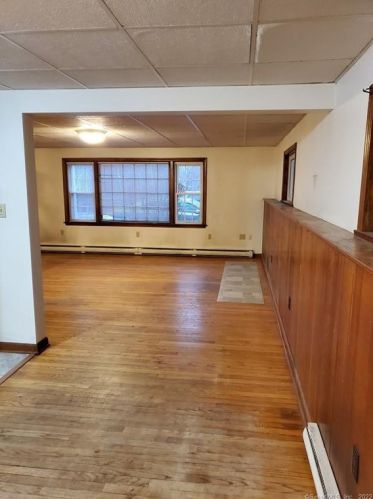 212 Saybrook Rd, Higganum, CT 06441-4100