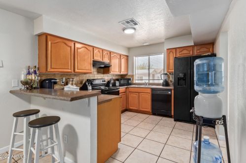 3068 89 Dr, Phoenix AZ 85037-1171 exterior