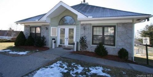 111 Jonathan Dr, Mahopac NY  10541-2209 exterior