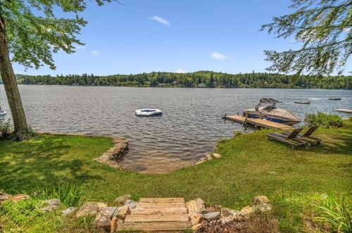 44 Roberts Cove Rd, Wakefield NH  03872-4741 exterior