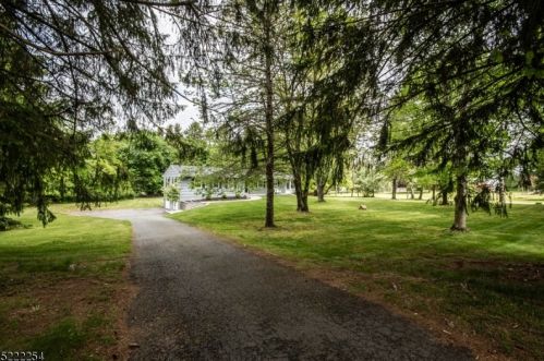 14 Jackie Dr, Hackettstown NJ  07840-5628 exterior