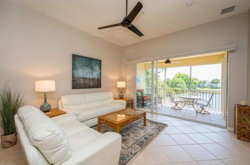 1215 Sweetwater Ln, Naples, FL 34110-4136