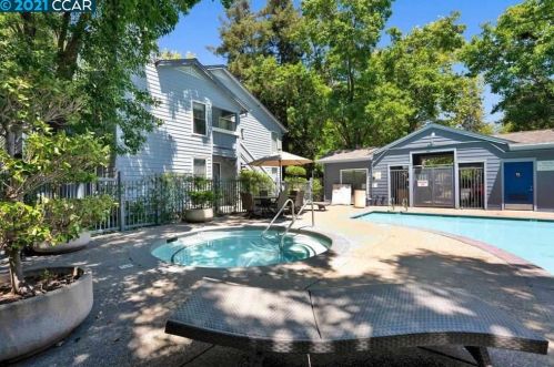 7118 Cross Creek Cir, Pleasanton CA  94568-3886 exterior