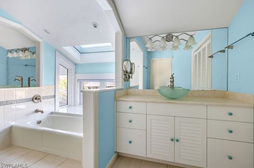 1320 Seaspray Ln, Sanibel FL  33957-2619 exterior