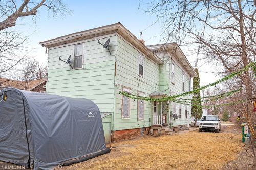 328 4th St, Litchfield MN 55355-2122 exterior