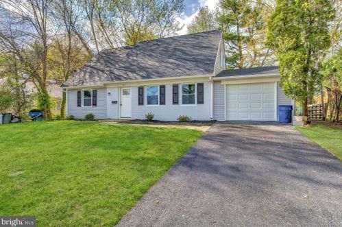 561 Charleston Rd, Willingboro NJ  08046-1768 exterior