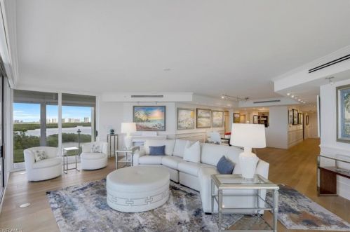 20 Seagate Dr, Naples, FL 34103-2401