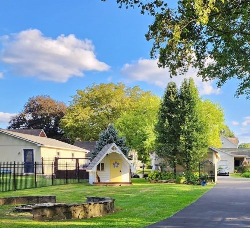 340 Grandview Ave, Zelienople PA  16063-1101 exterior