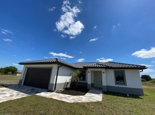 168 Pembroke St, Lehigh Acres, FL 33974-0425