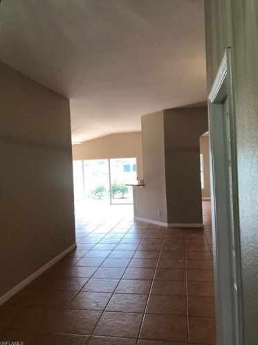 2813 Amberwood Ln, Naples FL  34120-7522 exterior