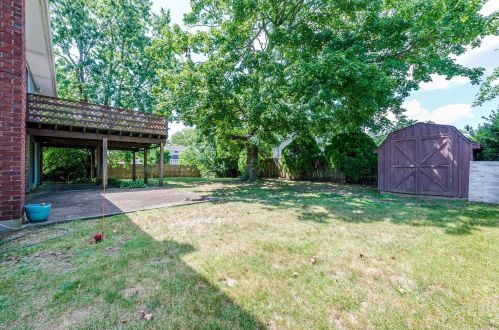 620 Dyre Ave, West Islip NY  11795-3312 exterior