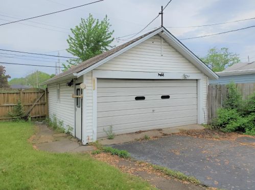 6624 Marshall Ave, Hammond, IN 46323-1525