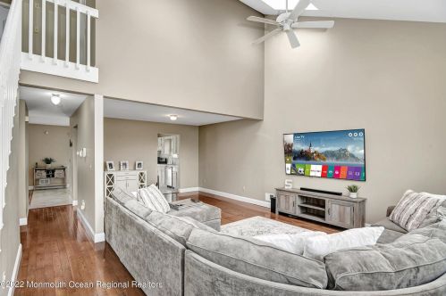 16 White Pine Ct, Bricktown, NJ 08724-2084