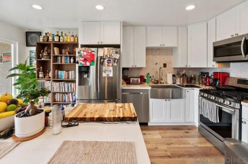 841-43 Mola Vista Way, Solana Beach, CA 92075-2056
