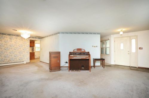 1501 Wiesner St, Green Bay, WI 54304-2828