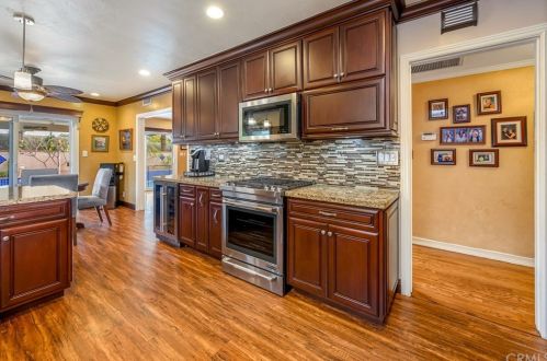 832 Stevely Ave, Long Beach CA 90808-4438 exterior