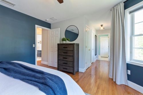 275 Wooster St, New Britain CT 06052-1030 exterior