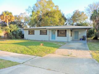 1011 English St, Titusville, FL 32796-2719