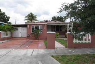 639 45th St, Hialeah, FL 33013-1921