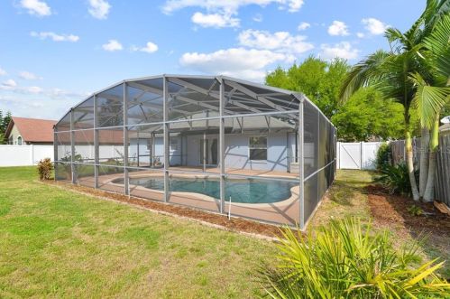 2303 Jessica Ln, Kissimmee FL 34744-6448 exterior