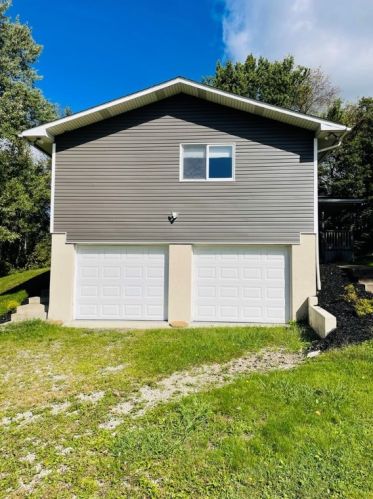 558 Hickory Square Rd, South Connellsville, PA 15425-6130