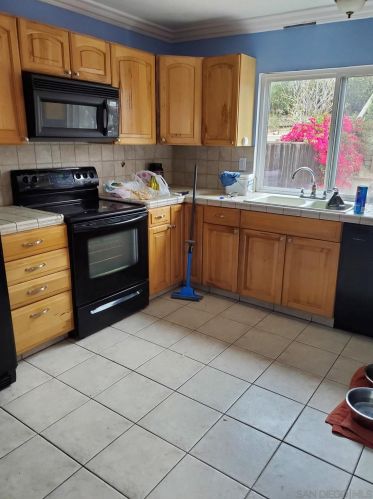 3640 White Sage Ln, San Diego, CA 92105-5926
