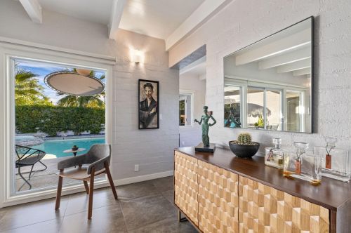610 Hermosa Dr, Palm Springs CA  92262-6112 exterior