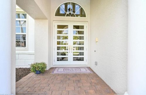 5631 Lago Villaggio Way, Naples, FL 34104-5740