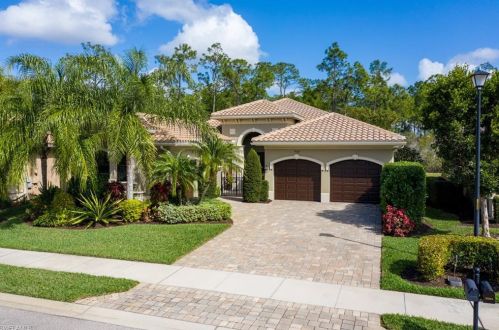 3888 Gibralter Dr, Naples, FL 34119-8647