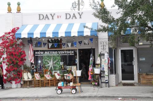 710 55th St, West Palm Beach FL  33407-2612 exterior