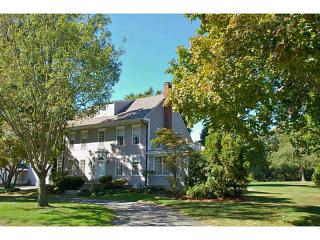 122 Nayatt Rd, Barrington, RI 02806-3335