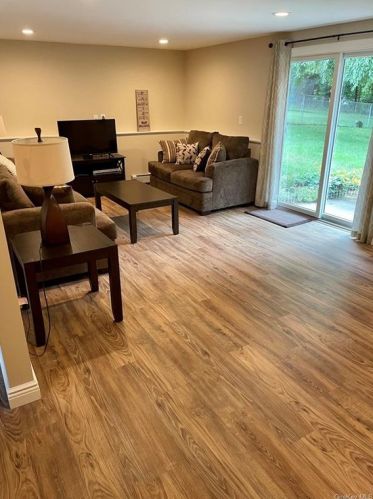 1 Parkside Dr, Airmont NY  10901-7601 exterior