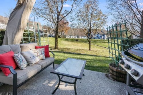 112 Surrey Ct, Nutley NJ  07110-3910 exterior