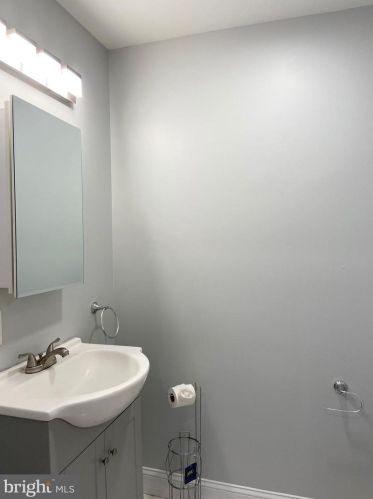 2014 56th St, Philadelphia PA  19143-5704 exterior