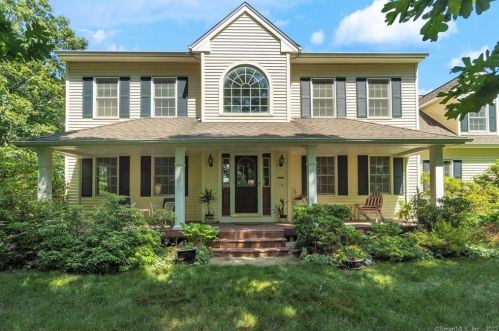 20 Goldfinch Ter, East Lyme, CT 06333-1343