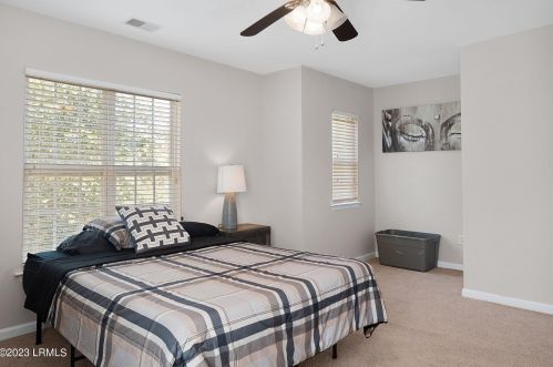 72 Shadow Moss Dr, Beaufort SC  29906-6005 exterior