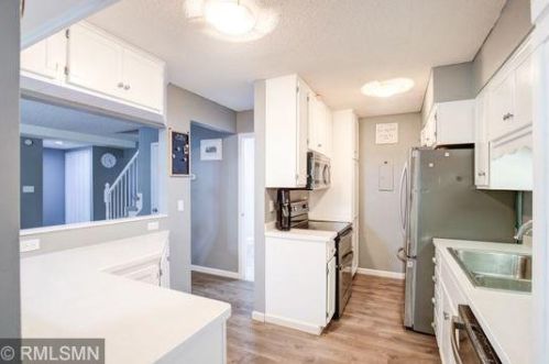 2547 Unity Ave, Minneapolis MN  55422-3451 exterior